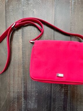 Liz Claiborne Women's Shoulder Bag Magnetic Zip Closure Inner Pockets